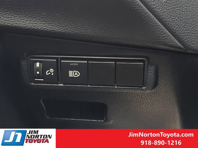 Used 2024 Toyota Corolla Cross LE FWD image 22