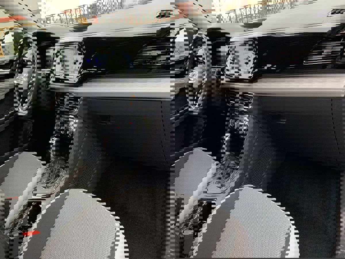 Used 2024 Volkswagen Taos S image 29