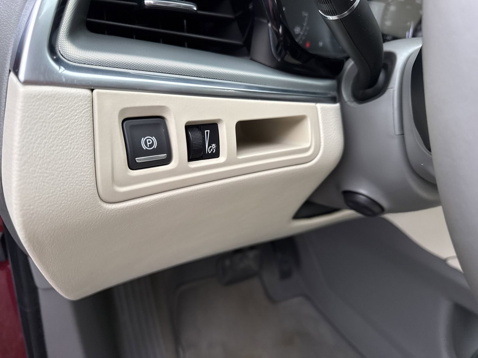 Used 2024 Cadillac XT5 Premium Luxury w/ LPO, Floor Liner Package image 20