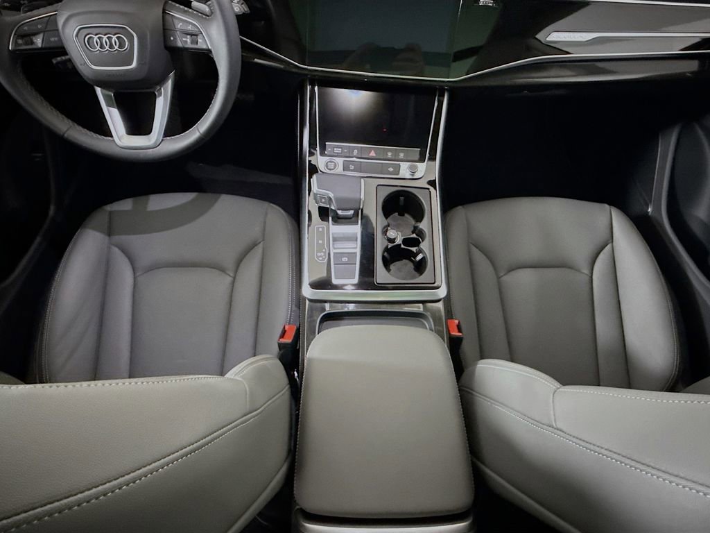 Used 2025 Audi Q8 Premium Plus image 17