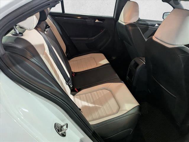 Used 2015 Volkswagen Jetta Sport image 25