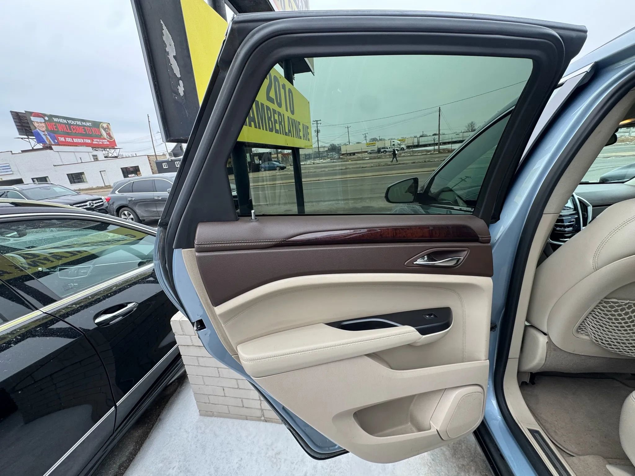 Used 2013 Cadillac SRX Luxury w/ Driver Awareness Package AWD/4WD image 12