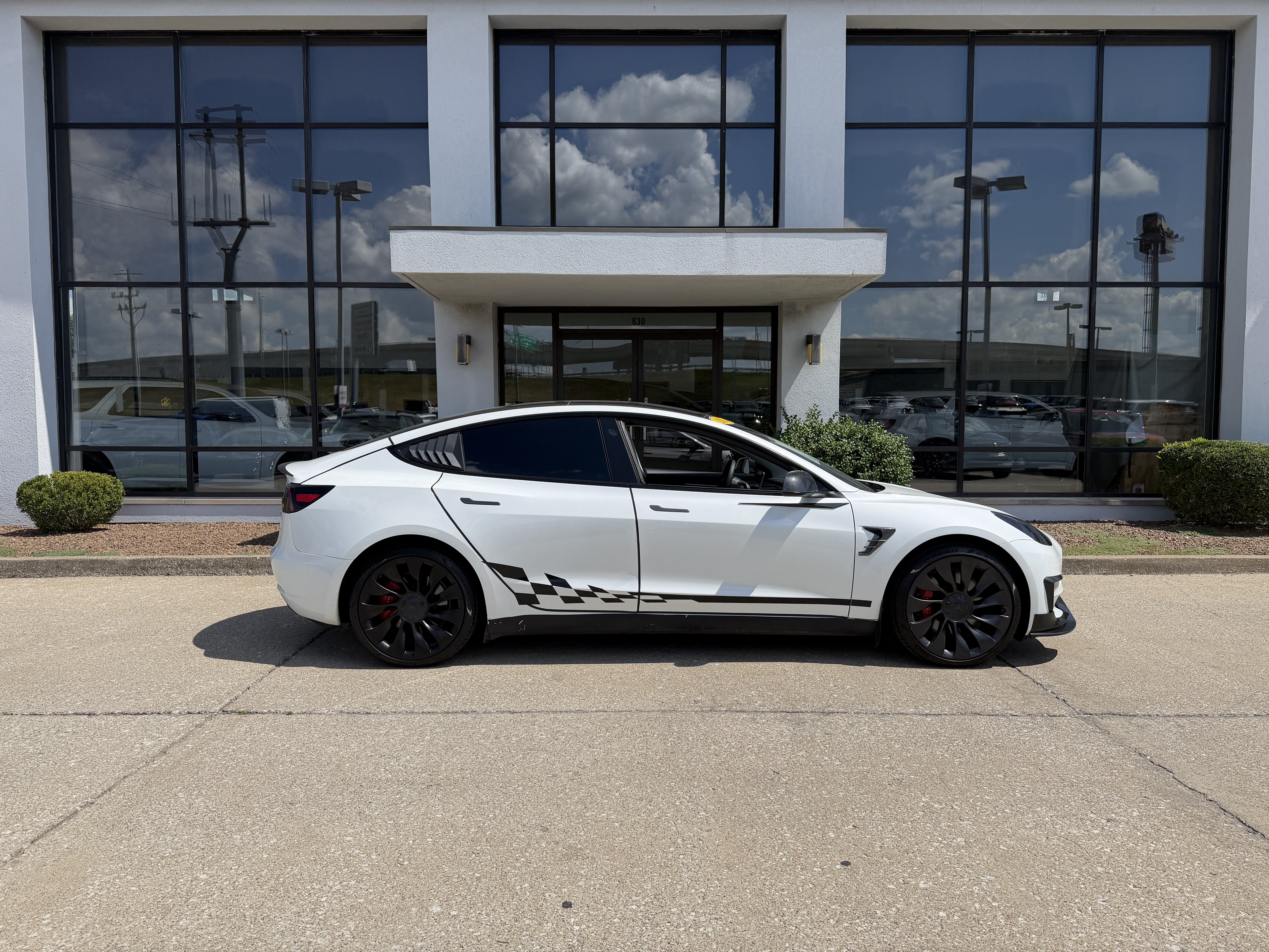 Used 2023 Tesla Model 3 Performance AWD/4WD image 3
