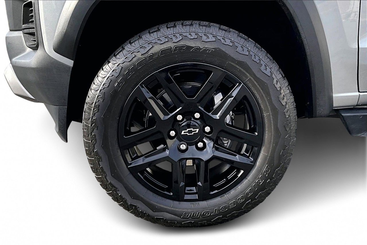 Used 2023 Chevrolet Colorado Trail Boss w/ Technology Package image 31