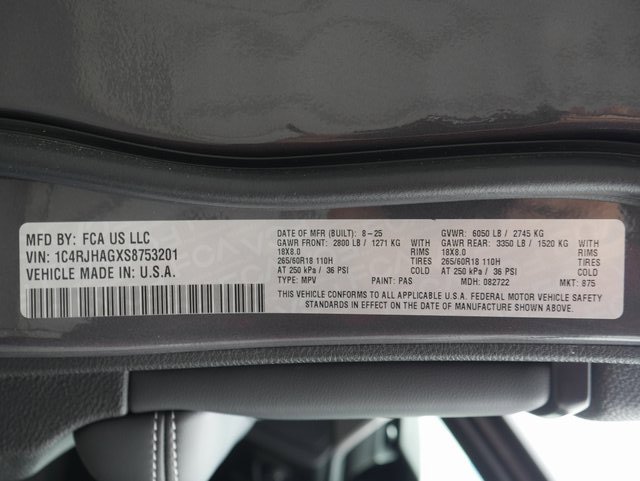 New 2025 Jeep Grand Cherokee Laredo image 23