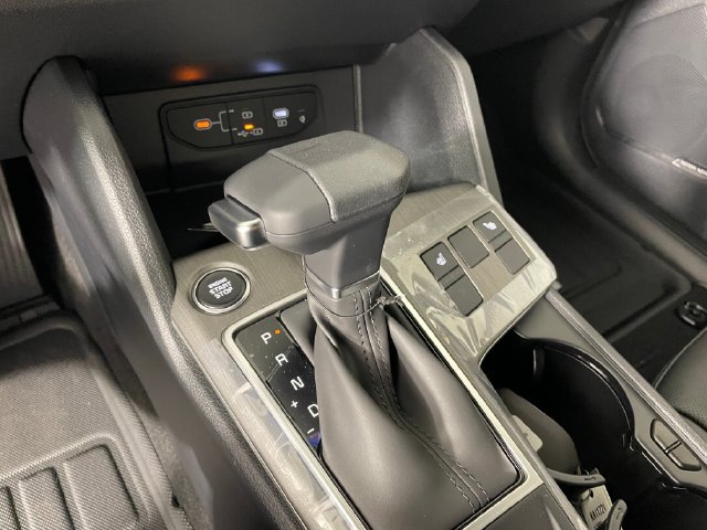 New 2026 Kia Sportage X-Line w/ X-Line Technology Package AWD/4WD image 4