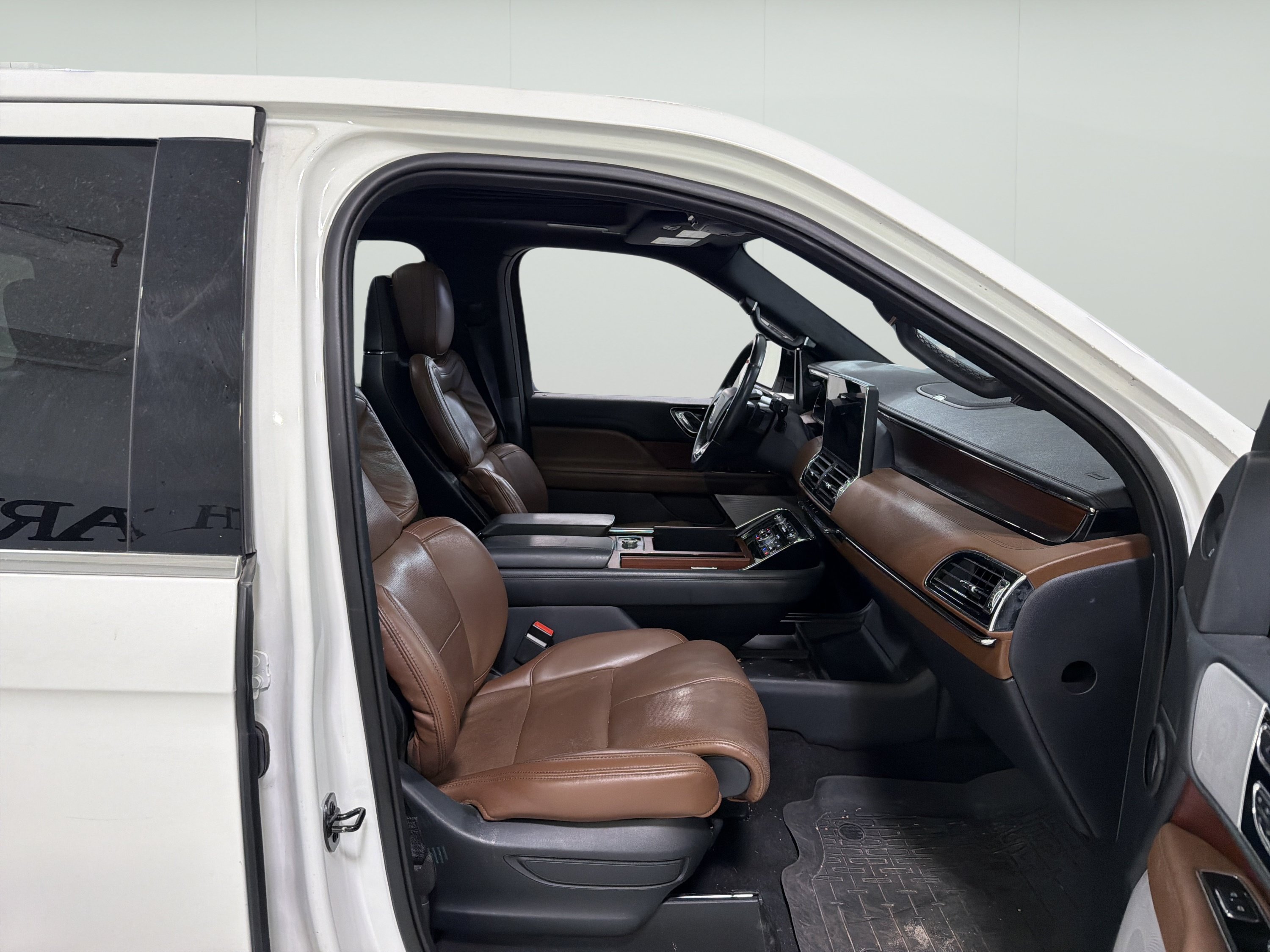 Used 2022 Lincoln Navigator L Reserve RWD image 14