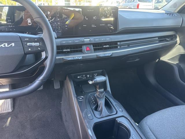 Used 2025 Kia K4 EX image 13