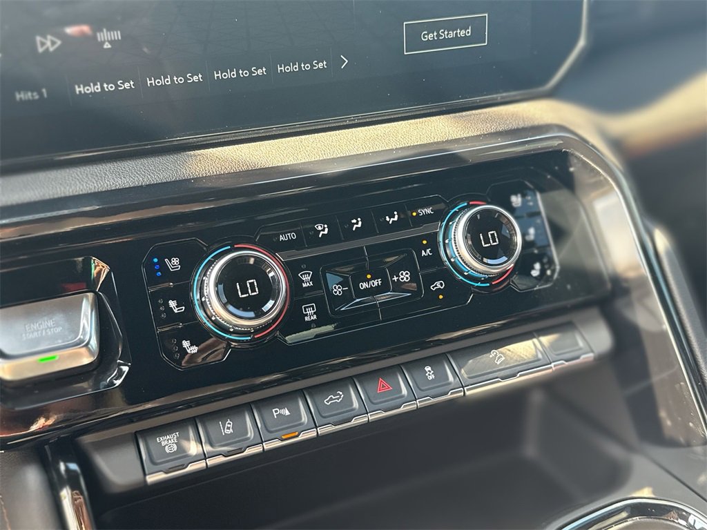 Used 2025 GMC Sierra 2500 AT4 w/ AT4 Premium Plus Package image 19