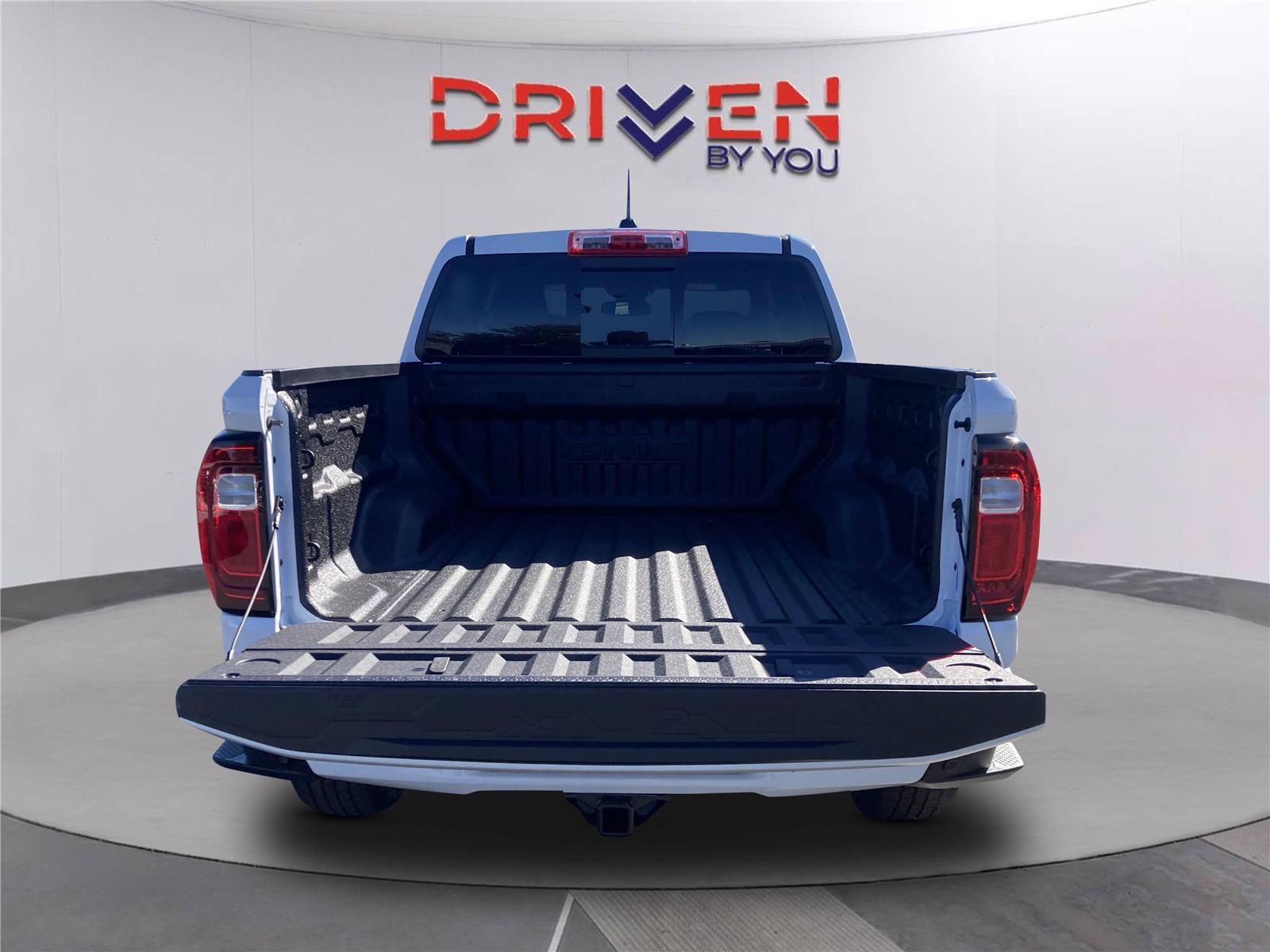 New 2026 GMC Canyon Elevation w/ Convenience Package RWD image 34