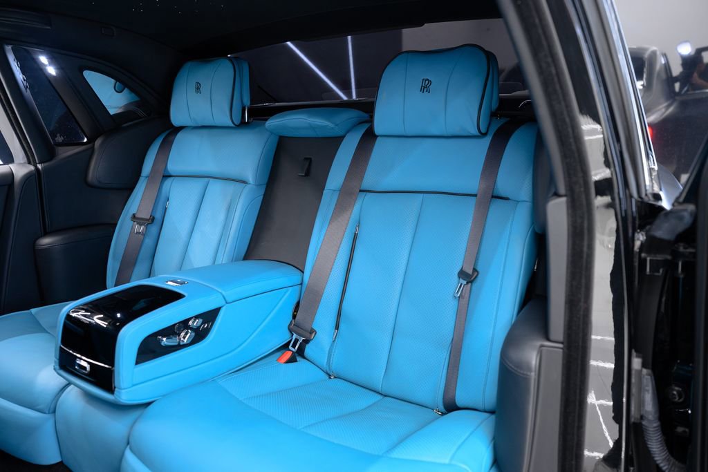 Used 2023 Rolls-Royce Phantom Sedan image 36