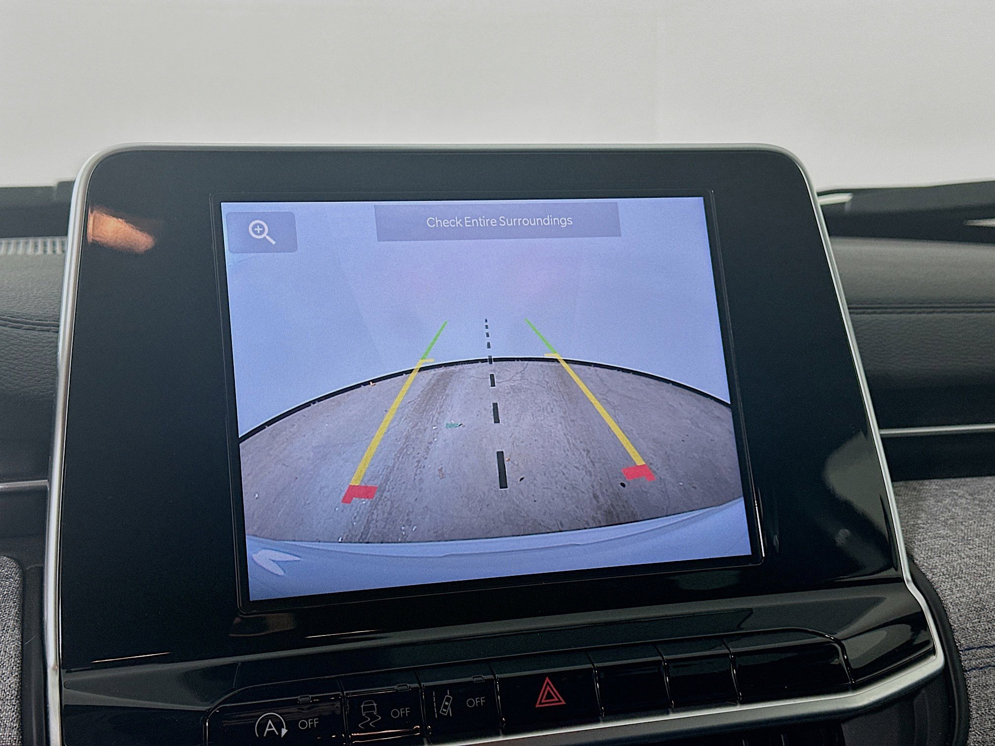 Certified 2025 Jeep Compass Latitude image 17