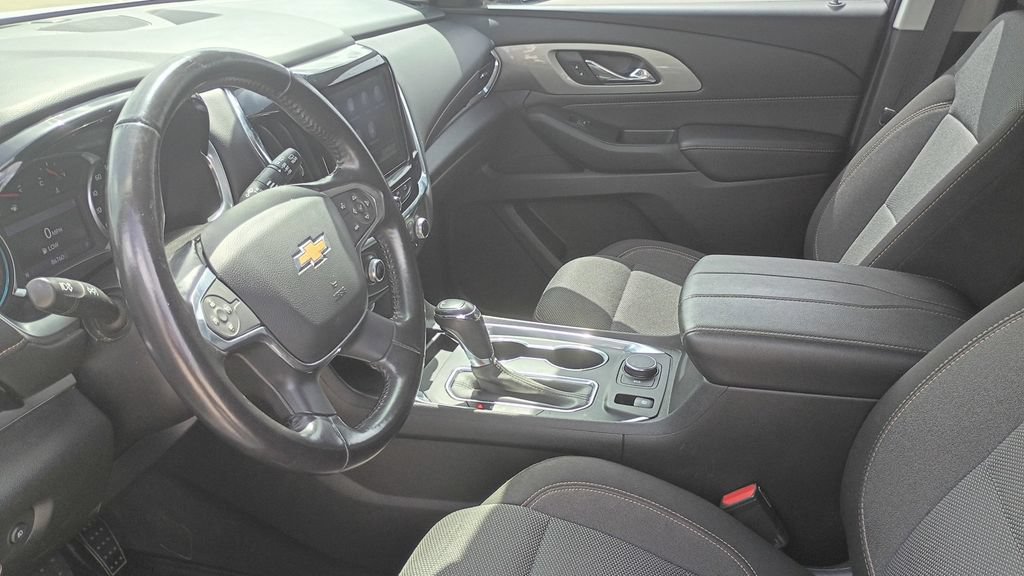 Used 2020 Chevrolet Traverse LT FWD image 18