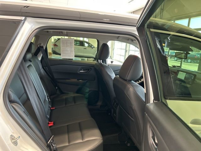 Used 2024 Nissan Rogue SL image 17