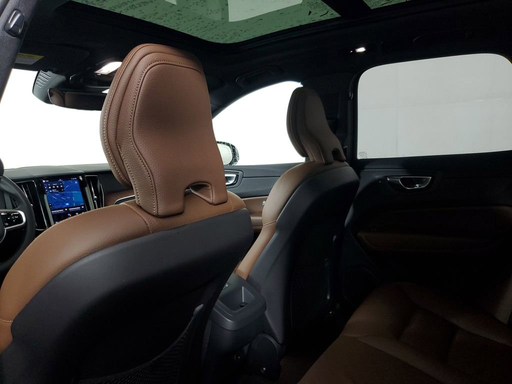 Certified 2025 Volvo XC60 B5 Plus image 16