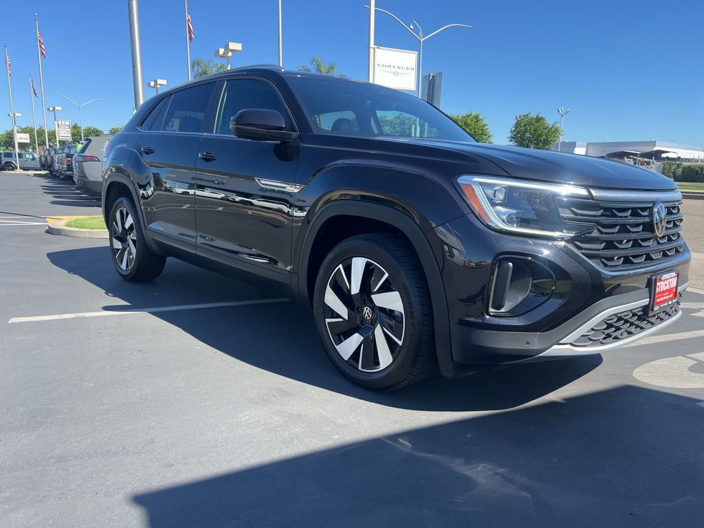 Used 2025 Volkswagen Atlas Cross Sport SE image 5