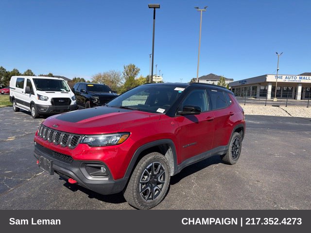 Used 2025 Jeep Compass Trailhawk AWD/4WD image 7