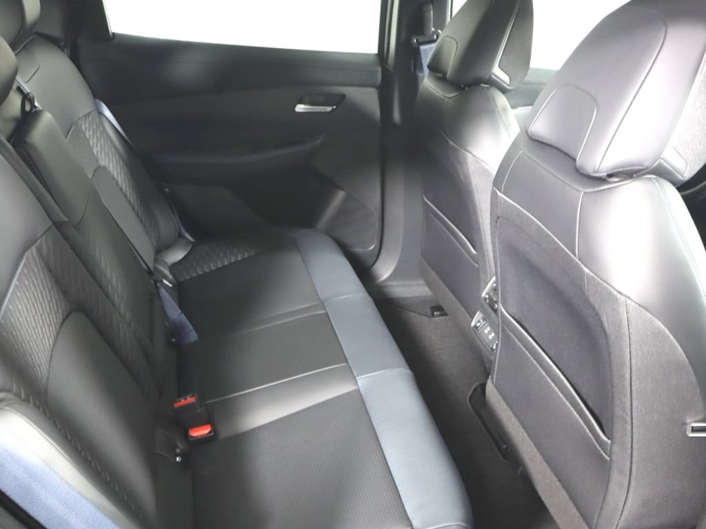 New 2026 Nissan Leaf Platinum+ w/ Floor Mat Package (Platinum+) FWD image 26