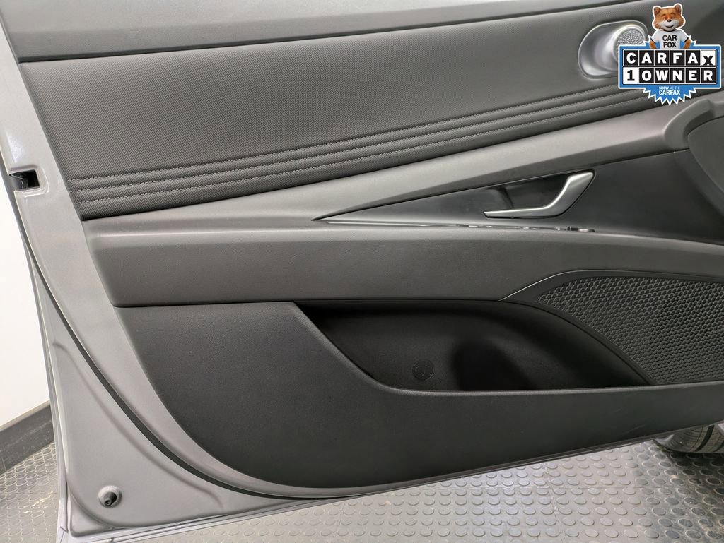 Used 2023 Hyundai Elantra SEL w/ Convenience Package image 8