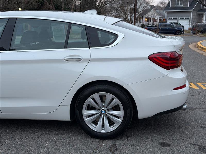 Used 2017 BMW 535i Gran Turismo image 11