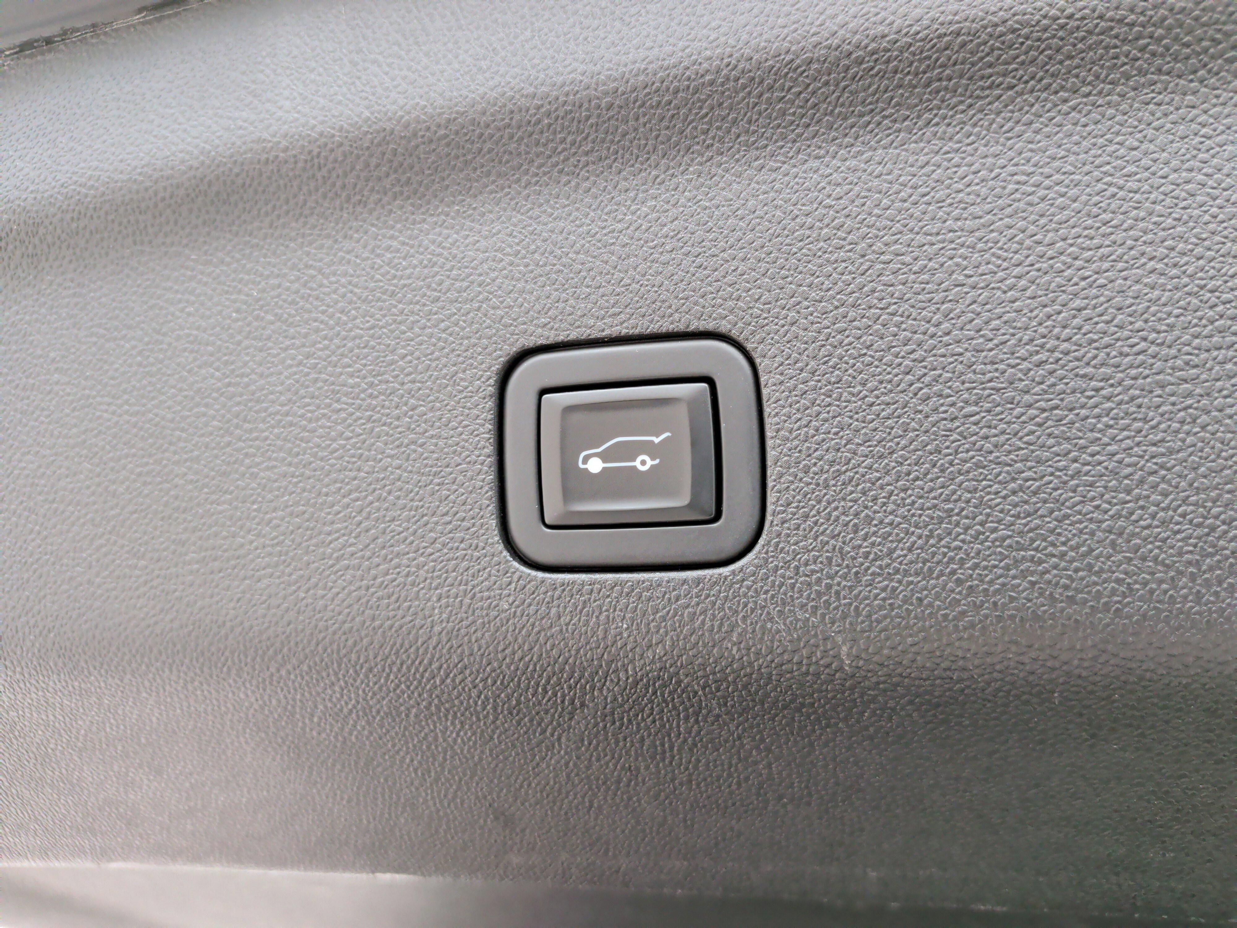 Used 2021 GMC Yukon Denali w/ Denali Premium Package image 45