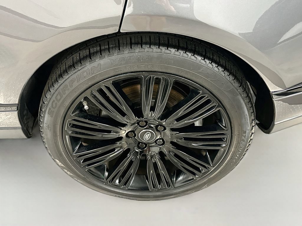 Used 2018 Land Rover Range Rover Supercharged AWD/4WD image 34