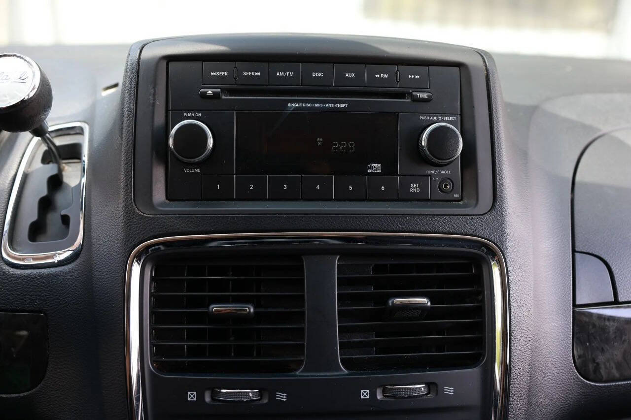 Used 2014 Dodge Grand Caravan SE w/ Quick Order Package 29E SE FWD image 23