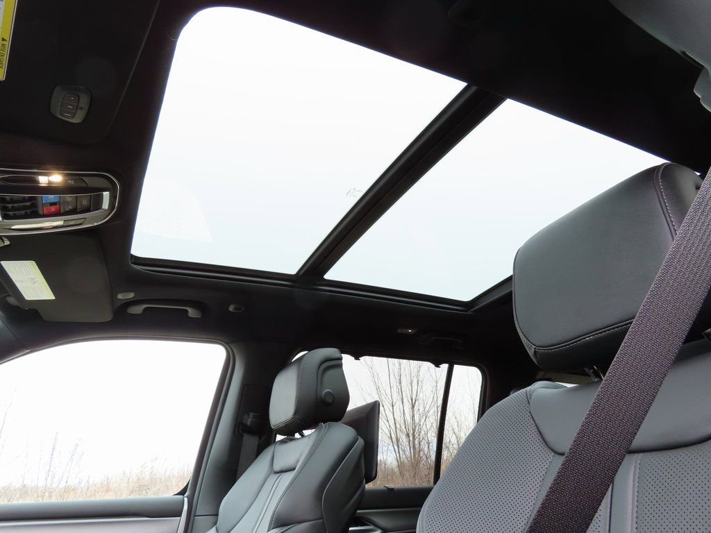 New 2026 Jeep Grand Wagoneer L Limited AWD/4WD image 7