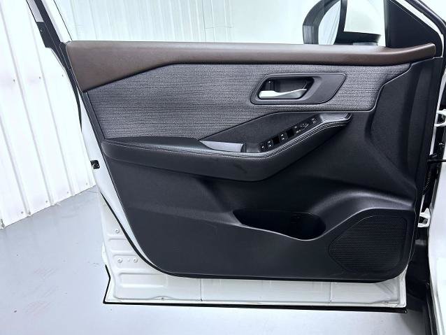 Certified 2023 Nissan Rogue SV FWD image 9
