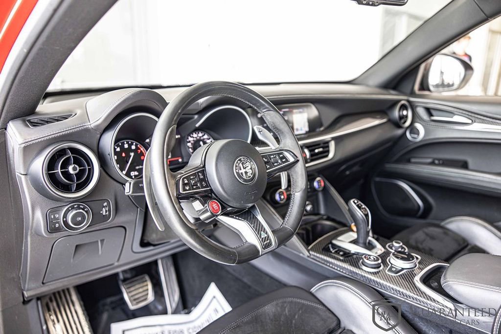 Used 2021 Alfa Romeo Stelvio Quadrifoglio image 21