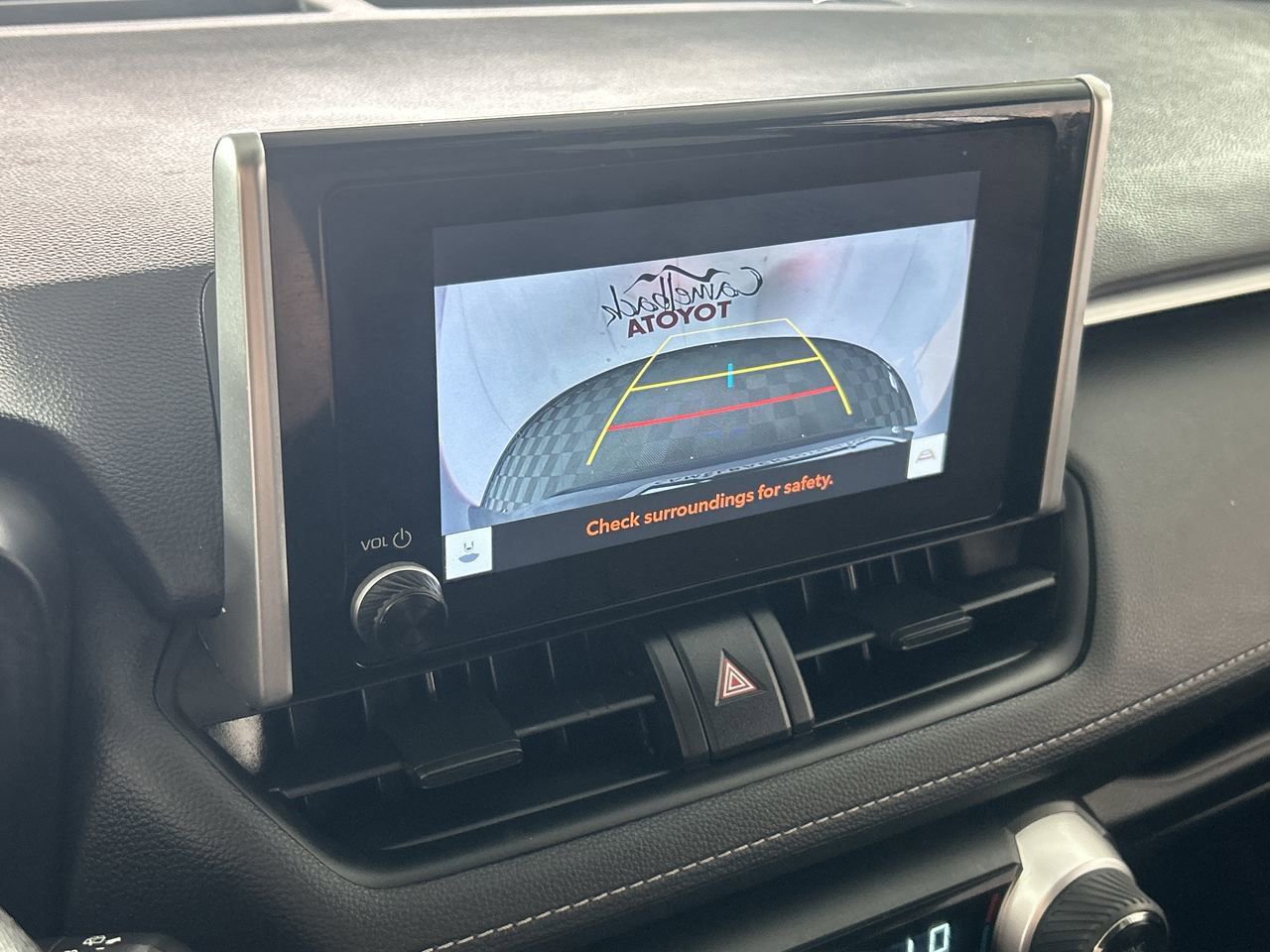 Used 2025 Toyota RAV4 XLE FWD image 18
