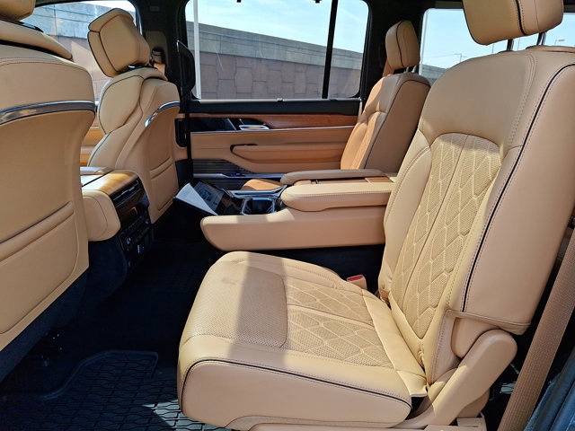 Used 2022 Jeep Grand Wagoneer Series III image 10