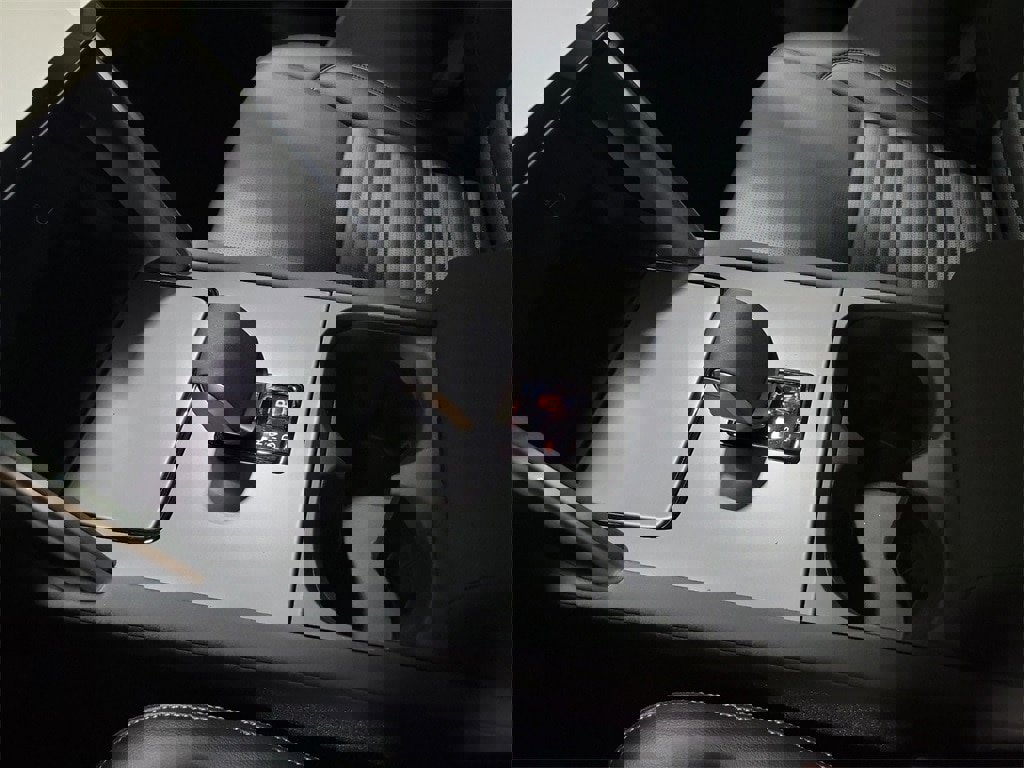 New 2025 Land Rover Discovery Sport Dynamic SE image 20