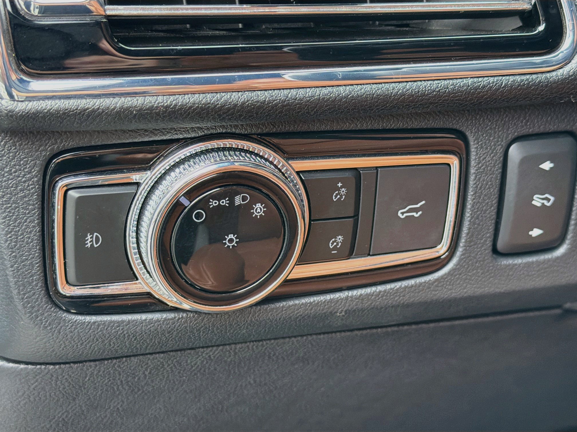 Used 2021 Lincoln Navigator L Reserve AWD/4WD image 10