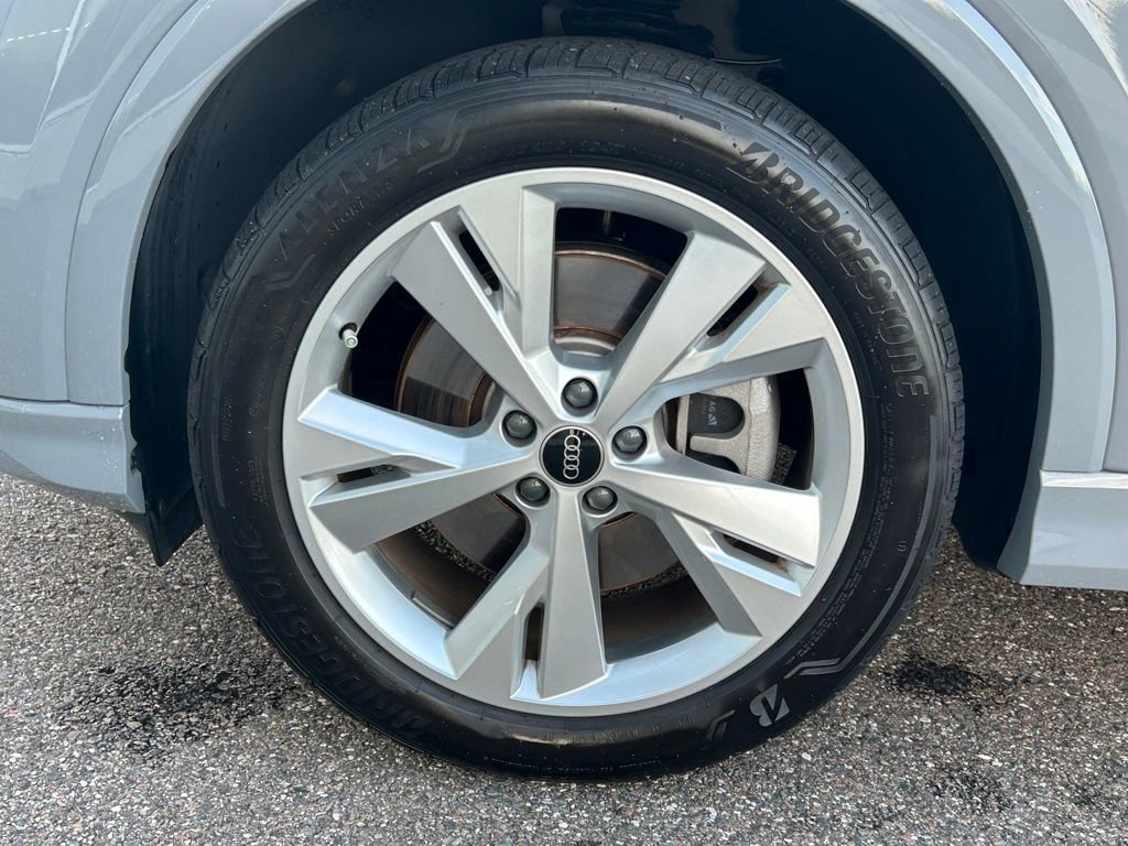 Used 2023 Audi Q4 e-tron Premium w/ Convenience Package image 33