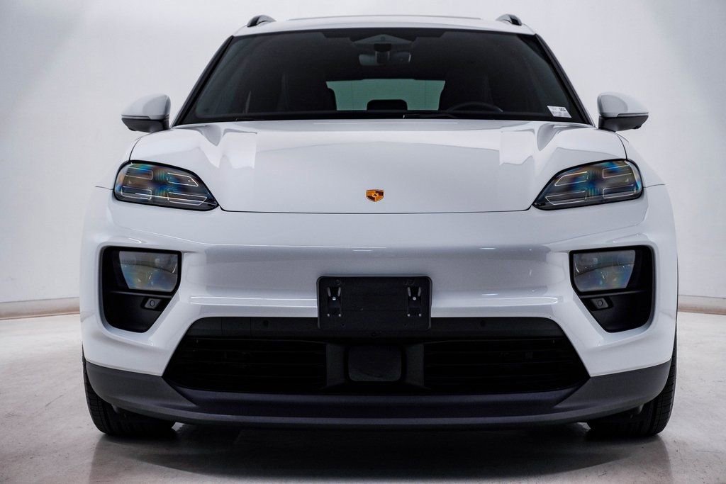 Certified 2025 Porsche Macan 4S Electric AWD/4WD image 6