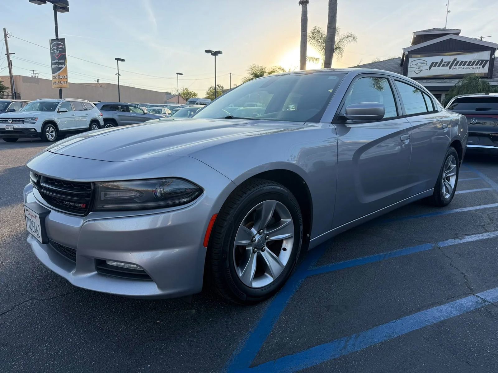 Used 2016 Dodge Charger SXT image 3