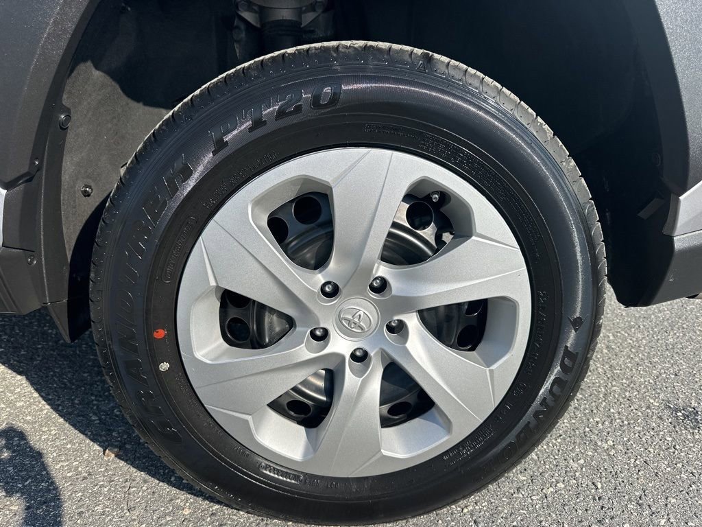 Used 2024 Toyota RAV4 LE image 26