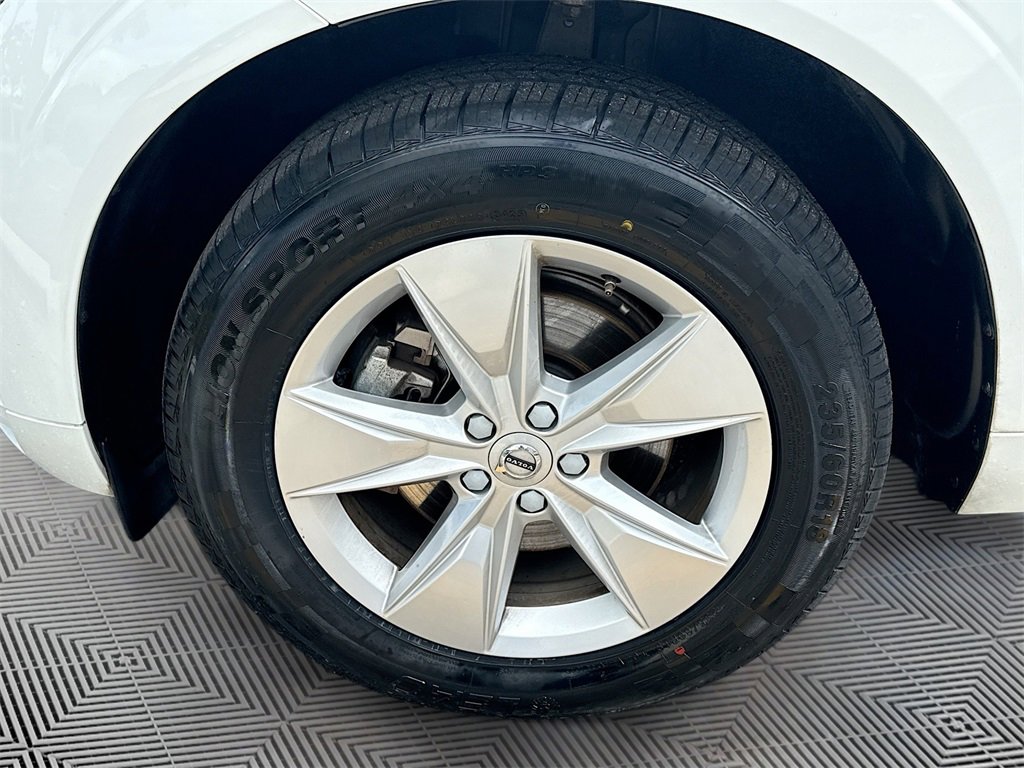 Used 2022 Volvo XC60 B5 Momentum image 34