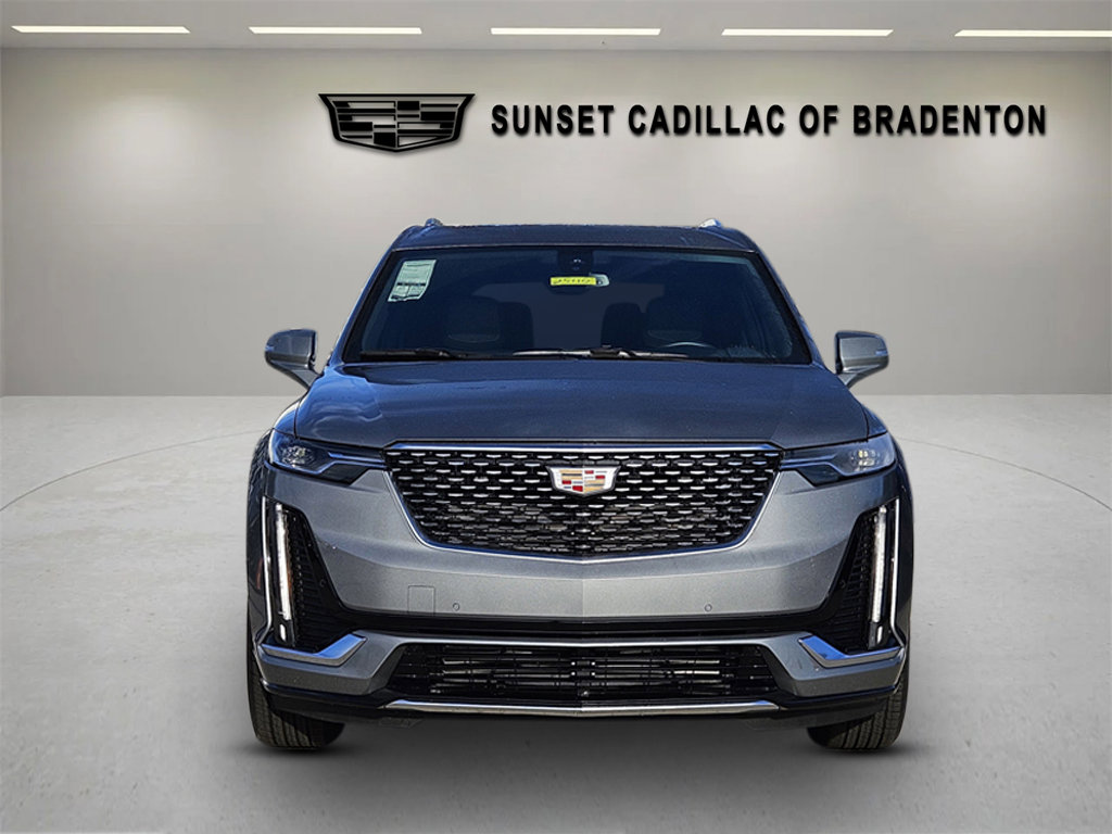 New 2025 Cadillac XT6 Luxury image 2