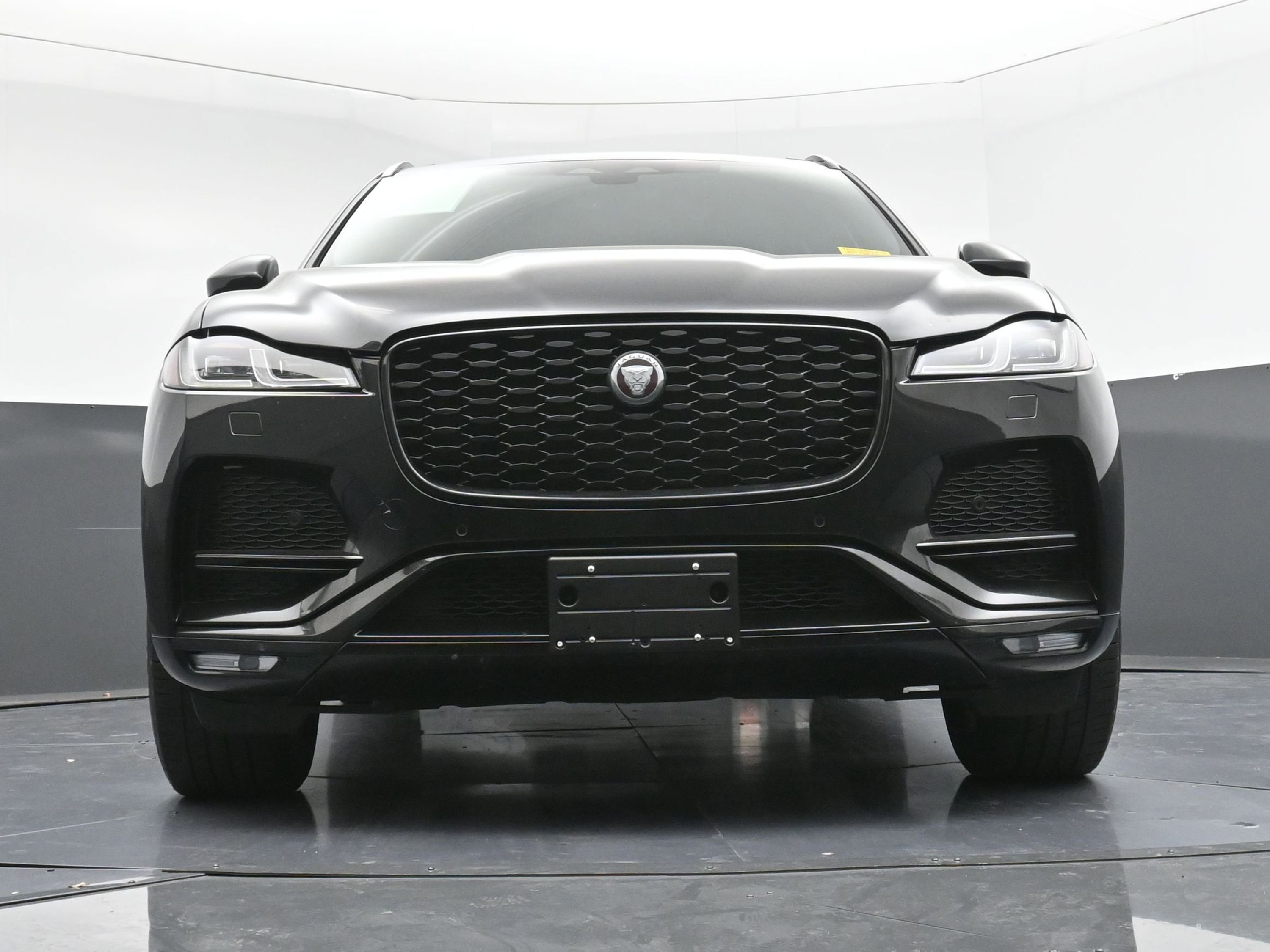Used 2022 Jaguar F-PACE S image 27