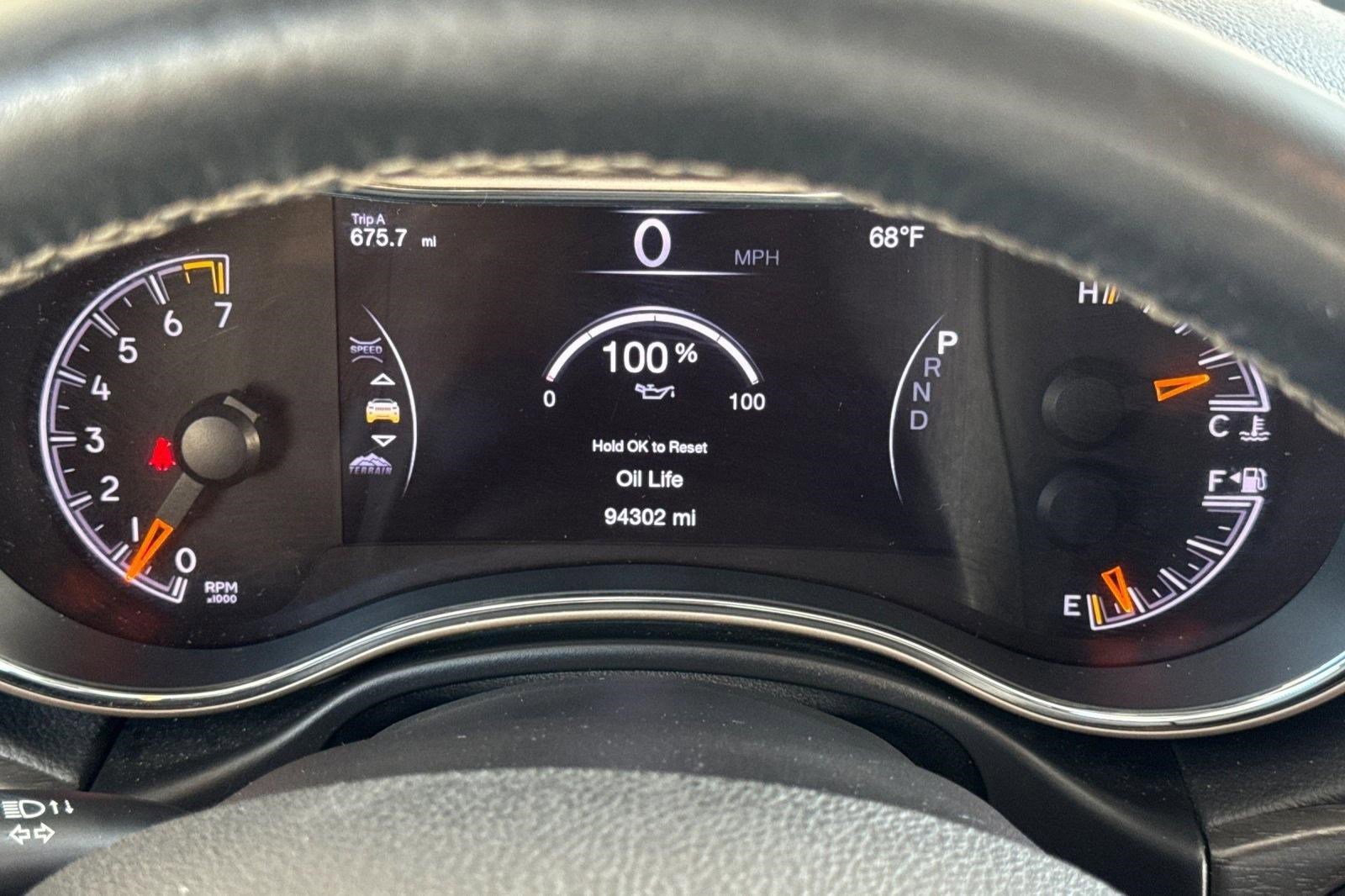 Used 2016 Jeep Grand Cherokee Limited image 19