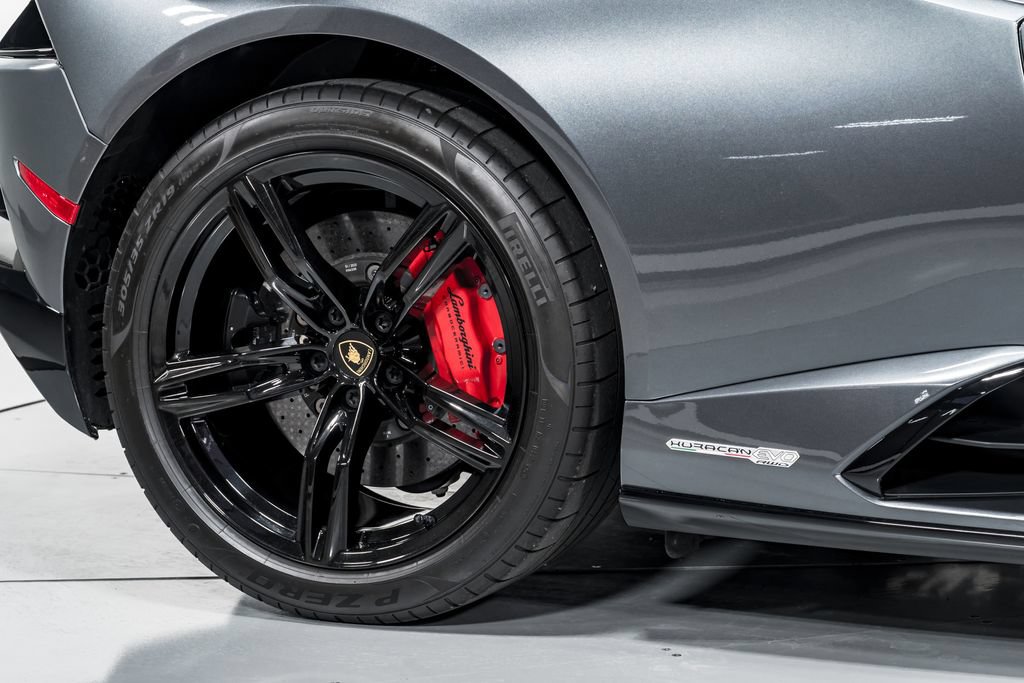 Used 2021 Lamborghini Huracan EVO RWD image 48
