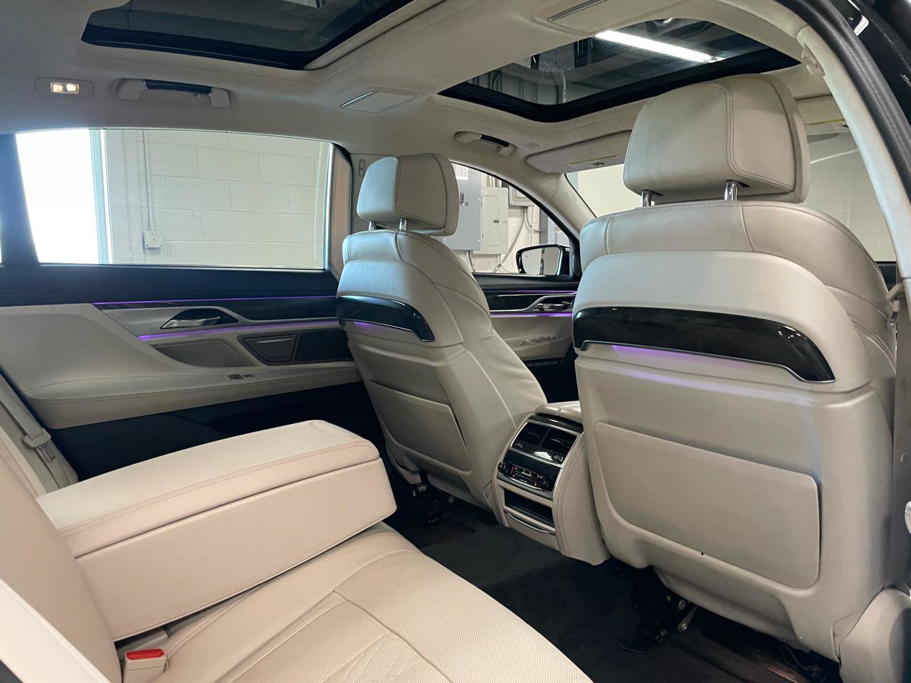 Used 2018 BMW 750i xDrive AWD/4WD image 15