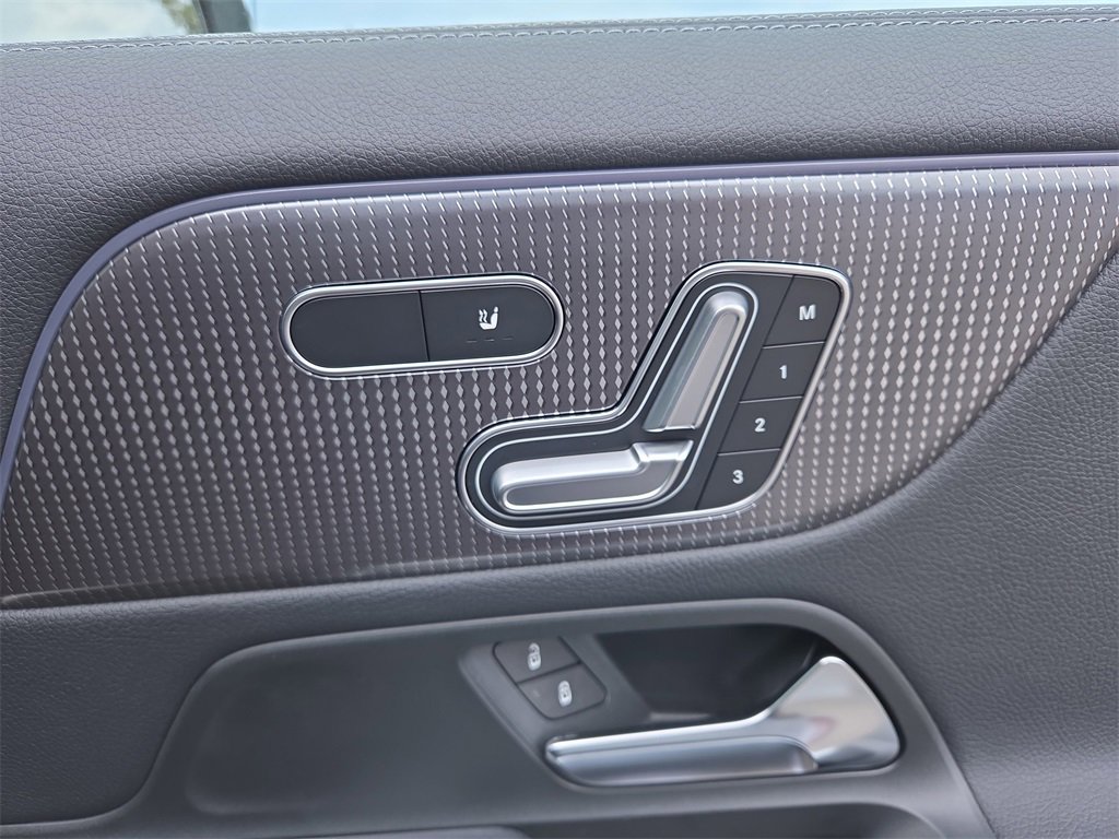 Certified 2023 Mercedes-Benz GLA 250 4MATIC w/ Premium Package image 17