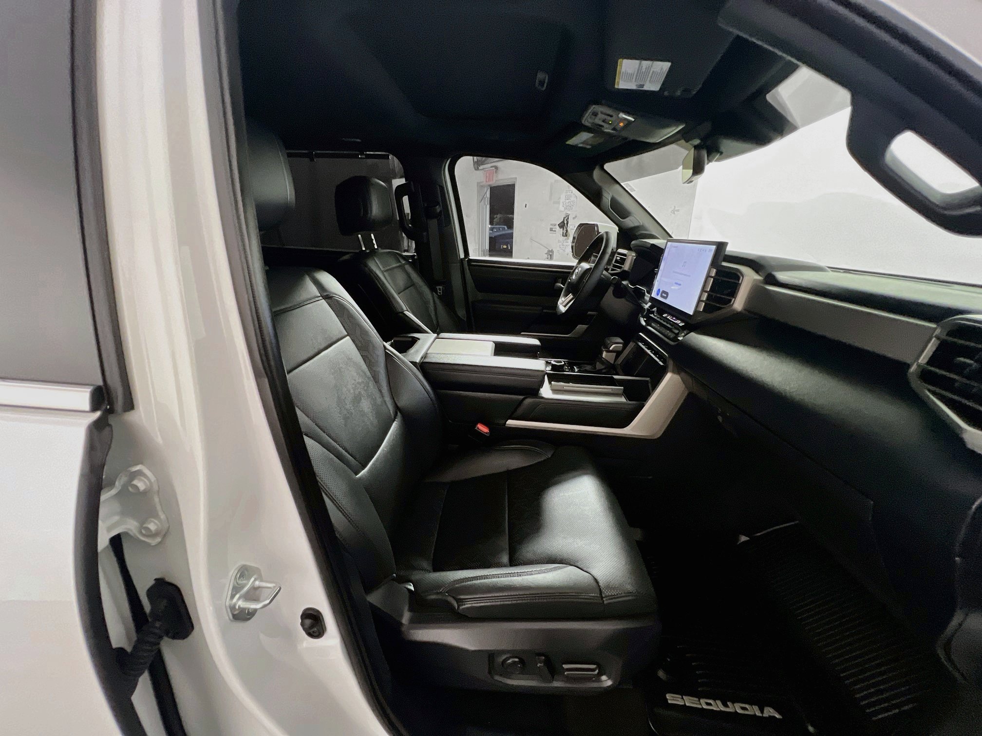 Used 2025 Toyota Sequoia Limited AWD/4WD image 30