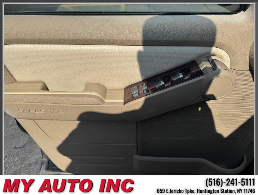 Used 2010 Ford Explorer Limited image 25