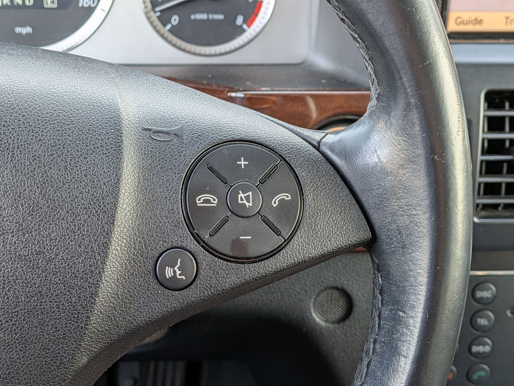 Used 2012 Mercedes-Benz GLK 350 4MATIC image 16