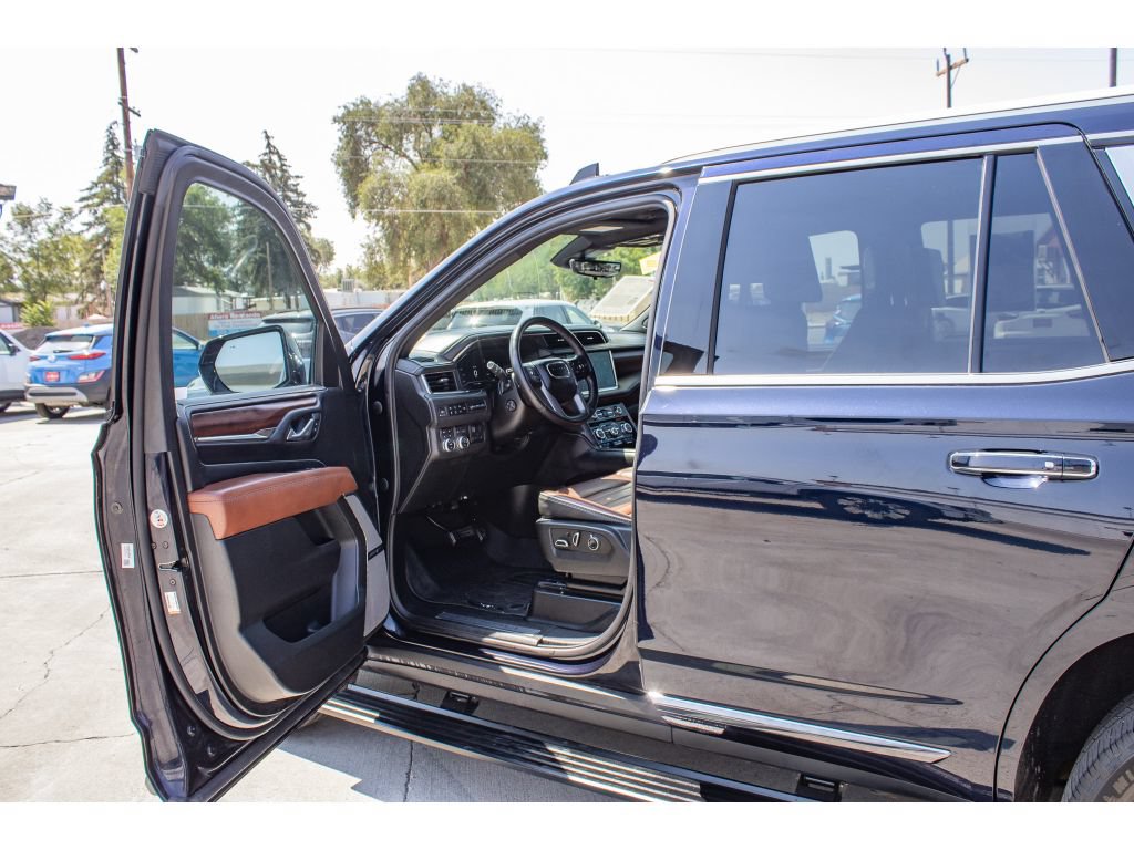 Used 2023 GMC Yukon Denali Ultimate AWD/4WD image 25