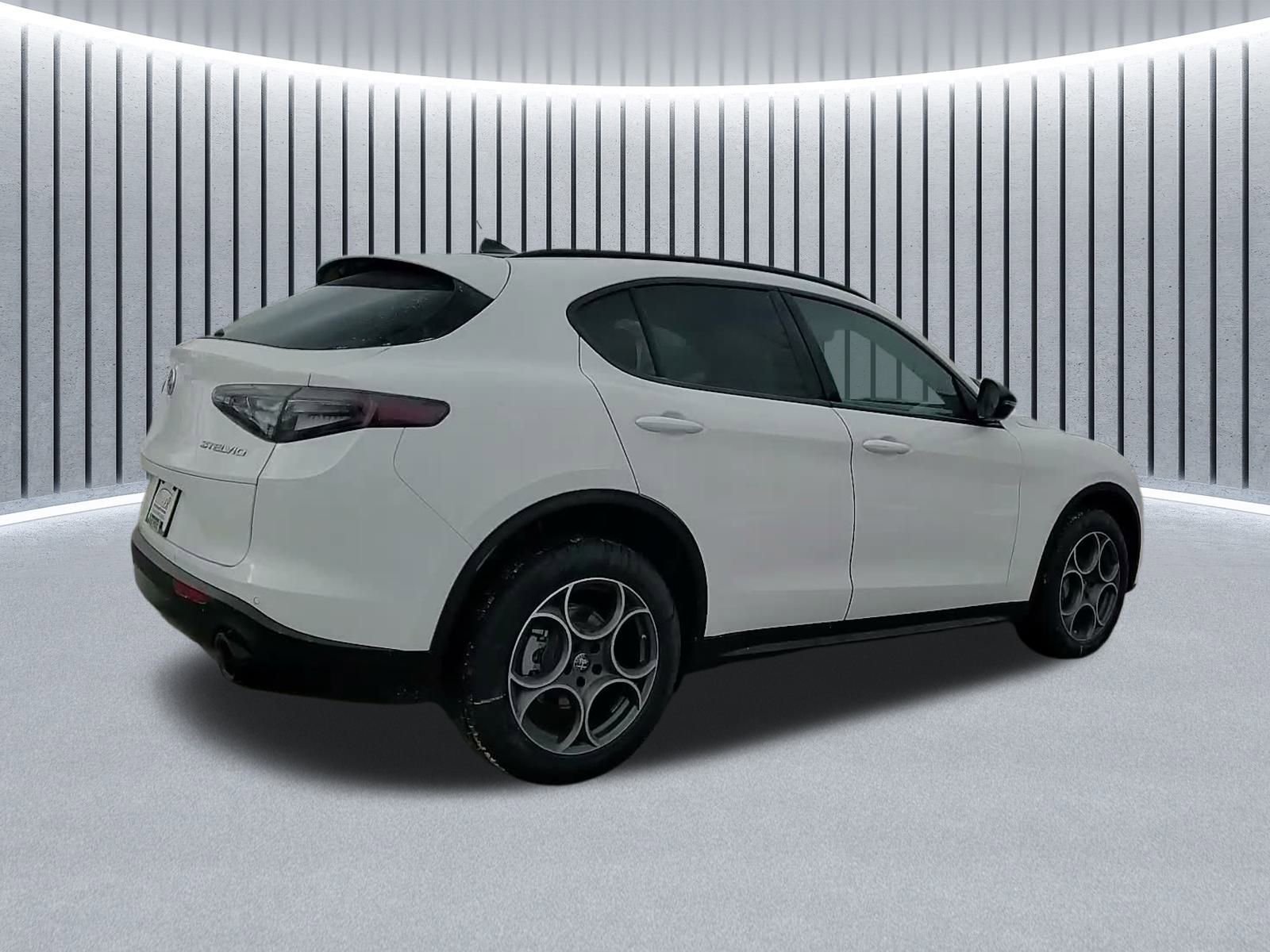 New 2025 Alfa Romeo Stelvio Sprint image 7
